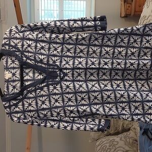 Gap medium navy and white tunic top